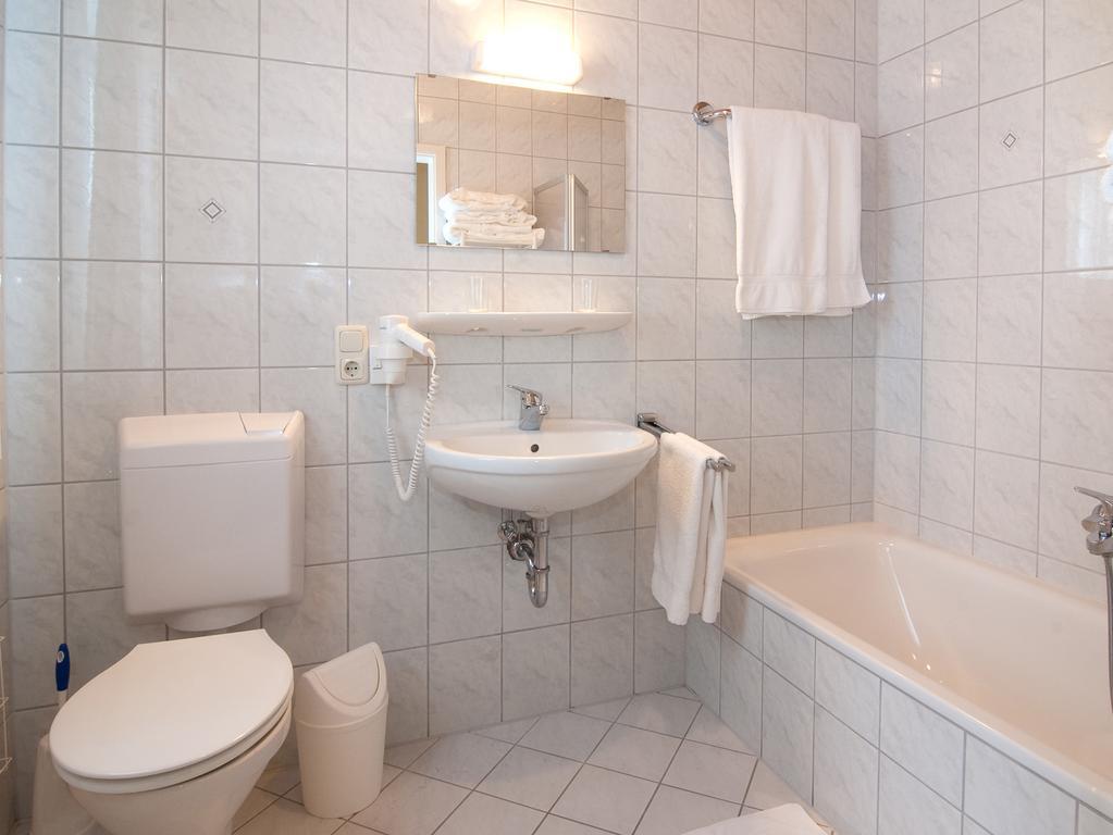 Hotel Kronberg - Garni Боденмайс Номер фото